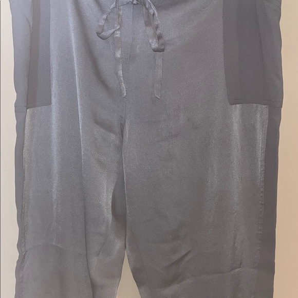 Chicos black label Gray silky jogger style Pants size 2 or large - Picture 4 of 14